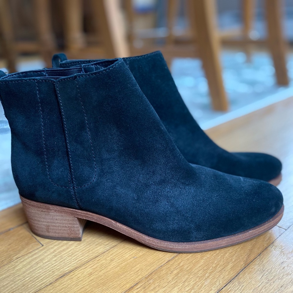 NWOB Kork-Ease Mindo suede booties Black - size 11